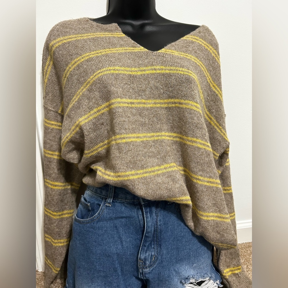 American Eagle Outfitters Brown and Yellow Striped Sweatshirt